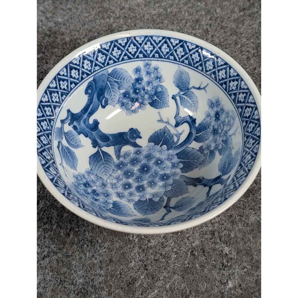 Vintage Japan Blue White Porcelain Hydrangea Bowl Floral Geometric 6.25 inch